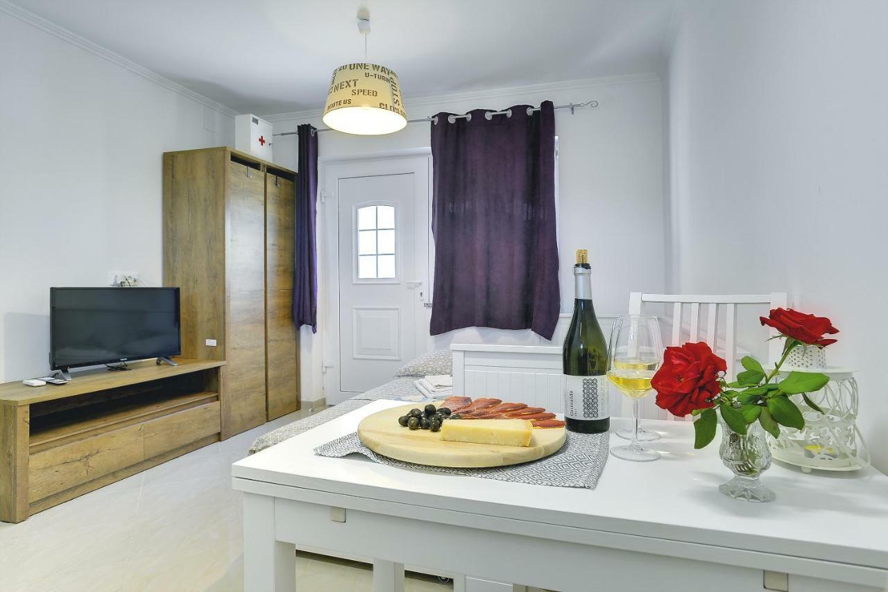 Diegos Apartments Πούλα Εξωτερικό φωτογραφία