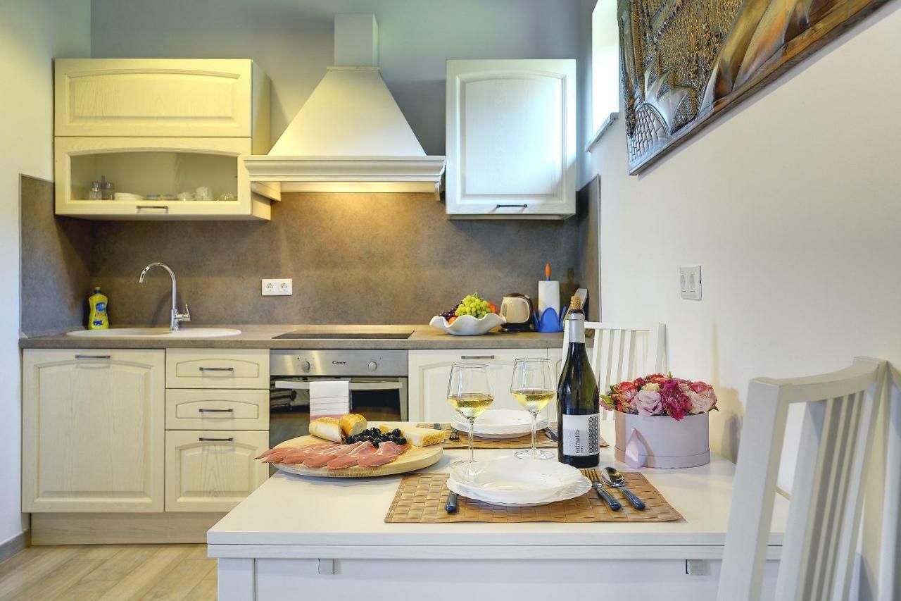 Diegos Apartments Πούλα Εξωτερικό φωτογραφία
